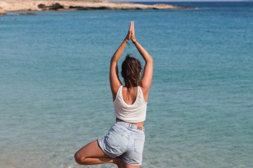 LE YOGA S’INSTALLE POUR L’ETE