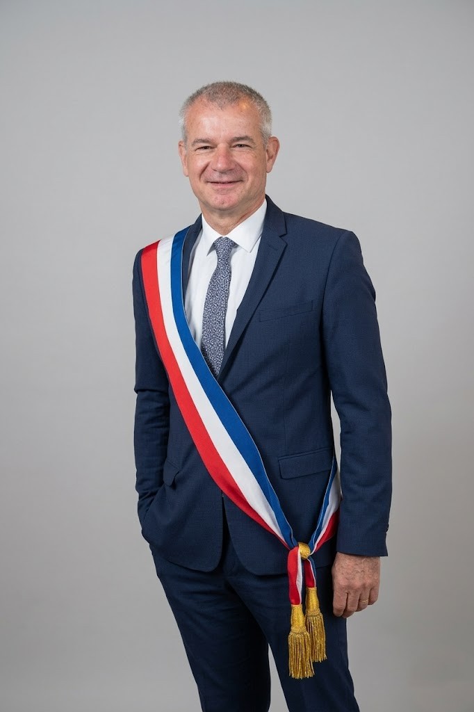 ce8fc145-07d8-4b41-ae21-7292781b74fb